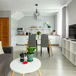 Apartamenty Wczasowa - Z Widokiem Na Gory, Parkingiem, Rowerownia Kudowa Zdroj