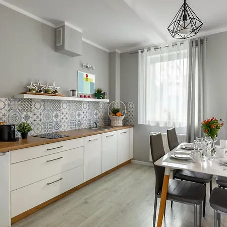 Wczasowa - Z Widokiem Na Gory, Parkingiem, Narciarnia