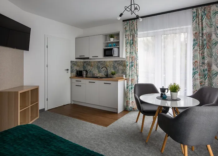 Wczasowa - Z Widokiem Na Gory, Parkingiem, Narciarnia * Kudowa Zdroj